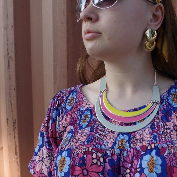 Beautiful Three Round Colored Half Circle Yellow & Pink Bib Necklace - Picture 1 of 3
